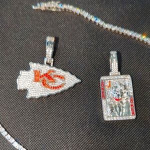 Tennis chain with 2 pendants